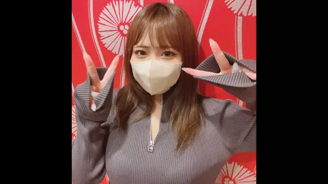 FC2PPV 4072367 [첫회 한정 50% 할인] [이 몸은 대체 무슨 일인가] 슈퍼 브레스트 댄서의 섹시 힙 ​​스윙!남자친구의 보지로 생압박![리뷰 보너스 포함] [cen]