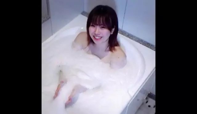 FC2PPV-4476355 유명한 신가슴 피아니스트.그녀가 신의 가슴 피아니스트라는 말을 듣는 순간, 당신은 즉시 발기하게 될 것입니다!보호되지 않은 보지의 생 섹스와 최초의 내부 오르가즘!새는 줄 모르고 총 4발!정액 광선이 신의 가슴 위로 질내 사정하고 그녀의 얼굴에 질내 사정됩니다!보너스, 파이즈리 사정