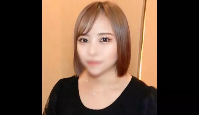 FC2PPV-4498665 [무수정] 동안의 얼굴, 아름다운 왕가슴, 매우 글래머러스하고 음란한 몸매를 가진 미소녀와의 비공개 섹스 비디오와 질내 사정 2차!만남 후 바로 페라, 카우걸 체위 질내 사정, 선교사 체위, 침대 위에서 다양한 체위 2차 질내 사정!*보너스 고화질