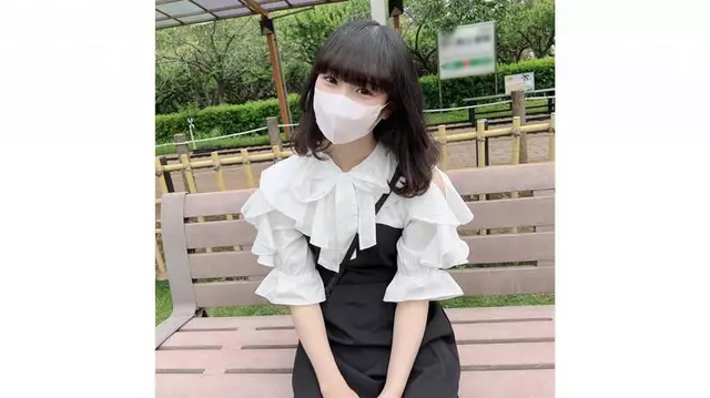 FC2PPV-4502602 첫 촬영, 얼굴 공개!압력에 저항하기에는 너무 약하고 어린 얼굴을 가진 호기심 많은 스포츠 소녀를 대나무 숲으로 데려가 미성숙 한 몸에 질내 사정!!그녀의 귀여운 신음 소리와 대나무 숲에 울려 퍼지는 그녀의 쿵쾅거리는 소리는 참을 수 없을 만큼 흥미진진합니다...