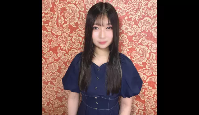 FC2PPV-4528646완전 젖어] *보너스에는 고통스러운 질내 사정 애널 섹스가 포함됩니다.하얀 피부에 깔끔하고 단정한 미쿠 미쿠가 수줍게 옷을 벗자, 그녀는 음모를 다듬지 않은 소녀로 밝혀진다.생 거대 자지가 그녀의 극도로 좁은 보지를 풍부한 질내 사정으로 채웁니다.